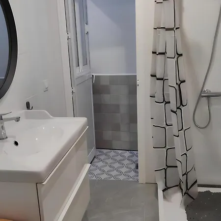 Apartamento Moderno En Conil Con Terraza, Aire Acondicionado Y Wifi - Es-180-316 Villa