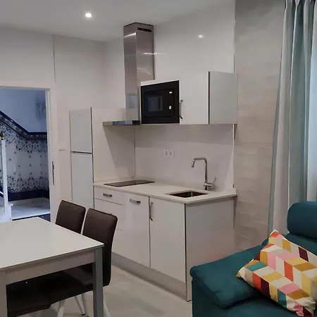 Apartamento Moderno En Conil Con Terraza, Aire Acondicionado Y Wifi - Es-180-316